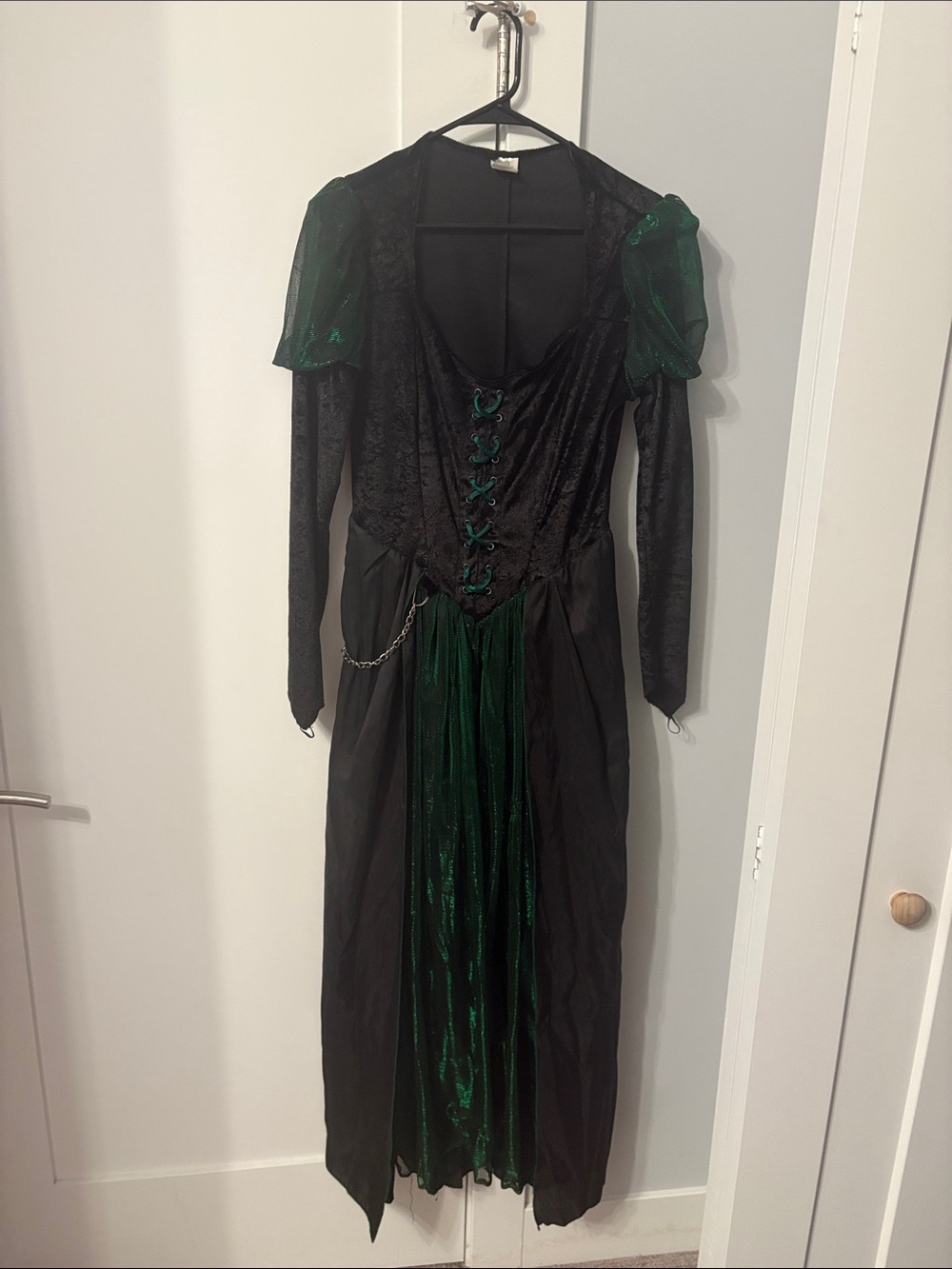 Black & Emerald Green Lace-Up Velvet Elphaba costume with hat
